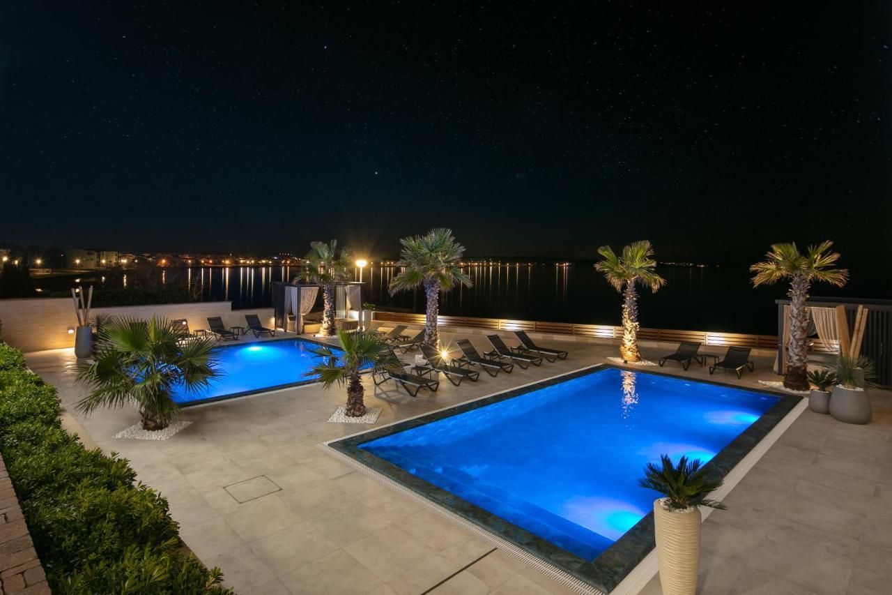 Malibu Imperial Resort Vir Exterior photo